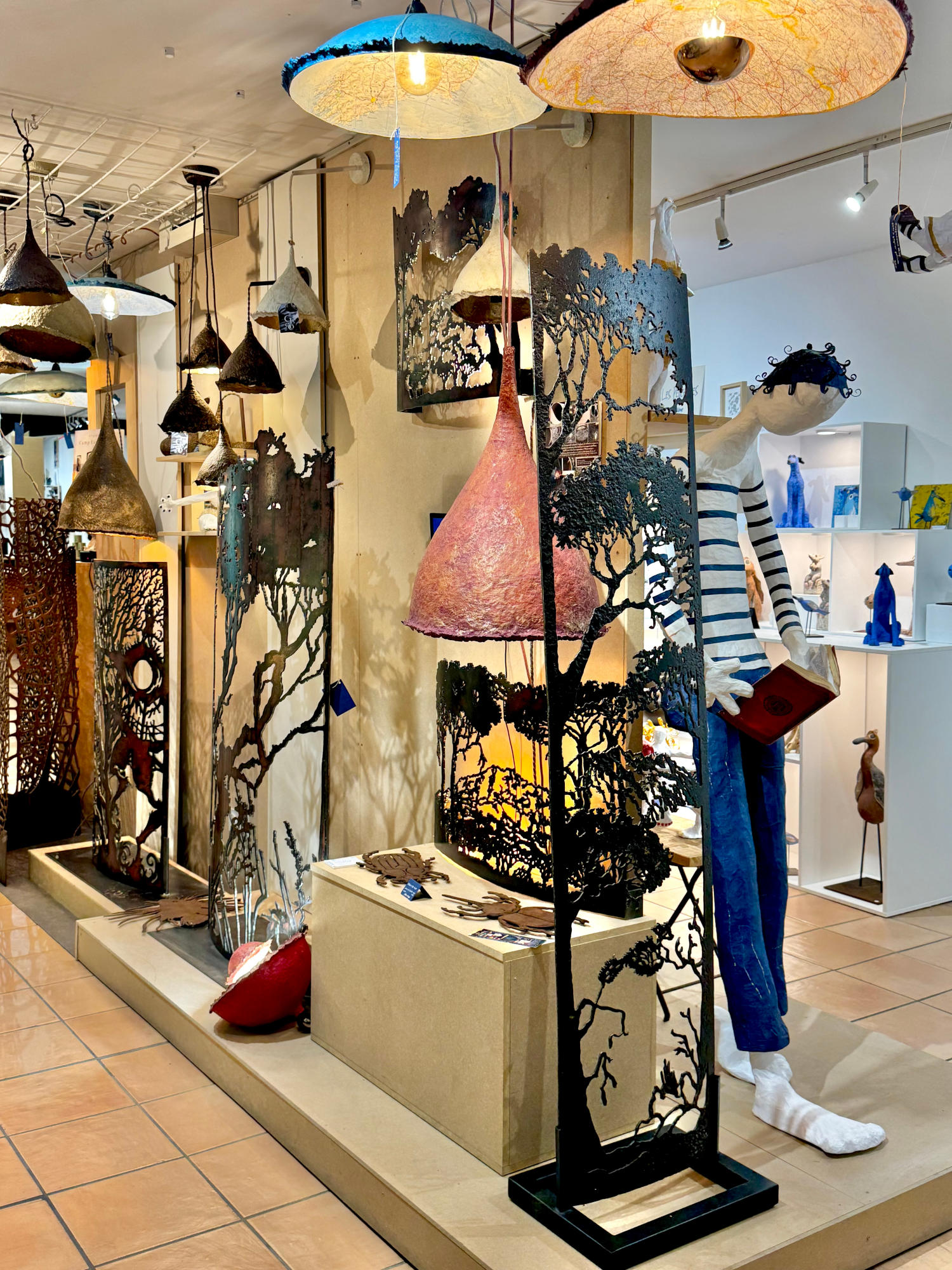 ensemble de décorations artistiques