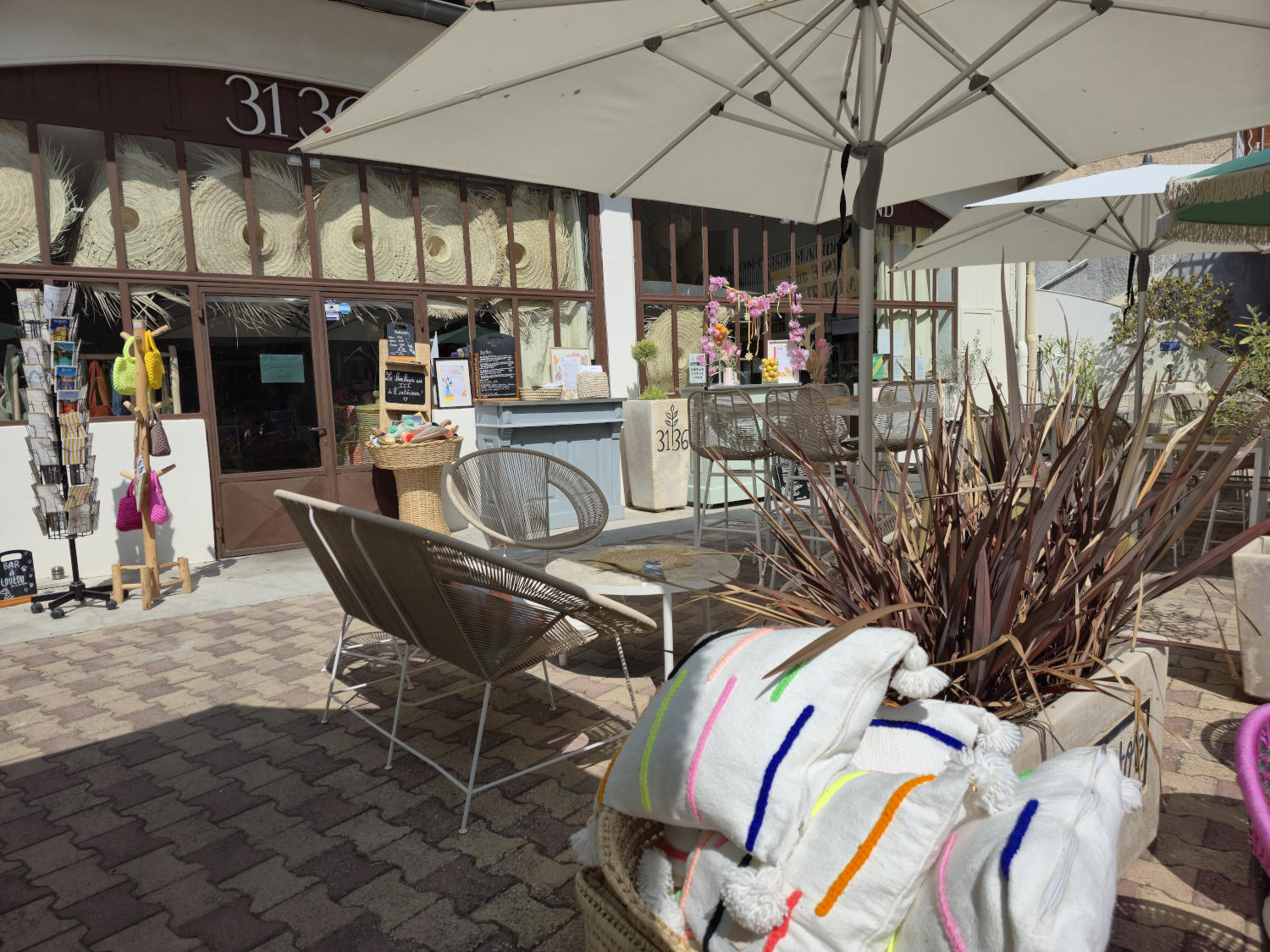 31-36 Concept store - Restauration/Salon de th Dco - L'Isle sur la Sorgue.