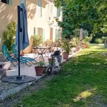 Le Mas des Platanes
