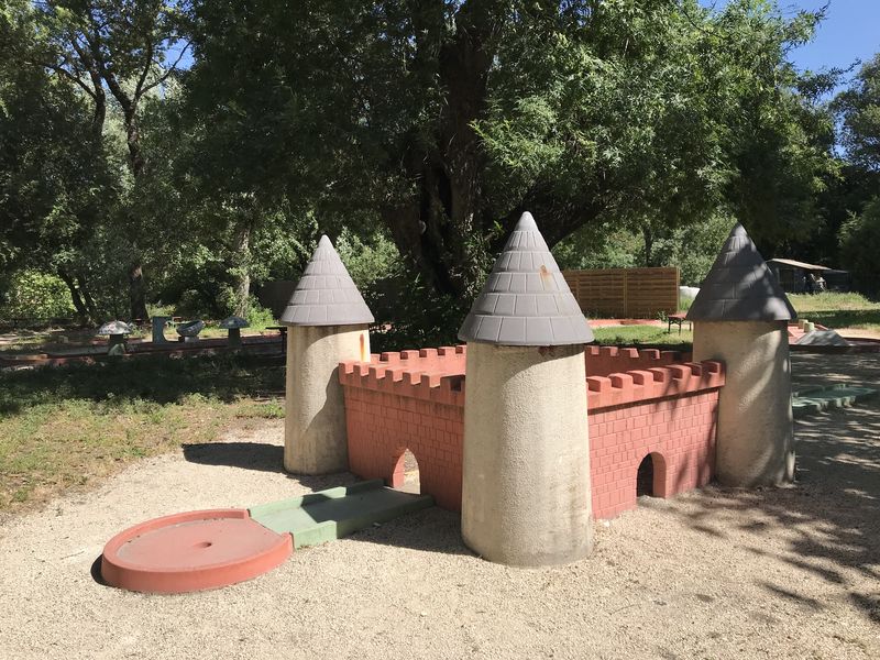 Mini golf château 