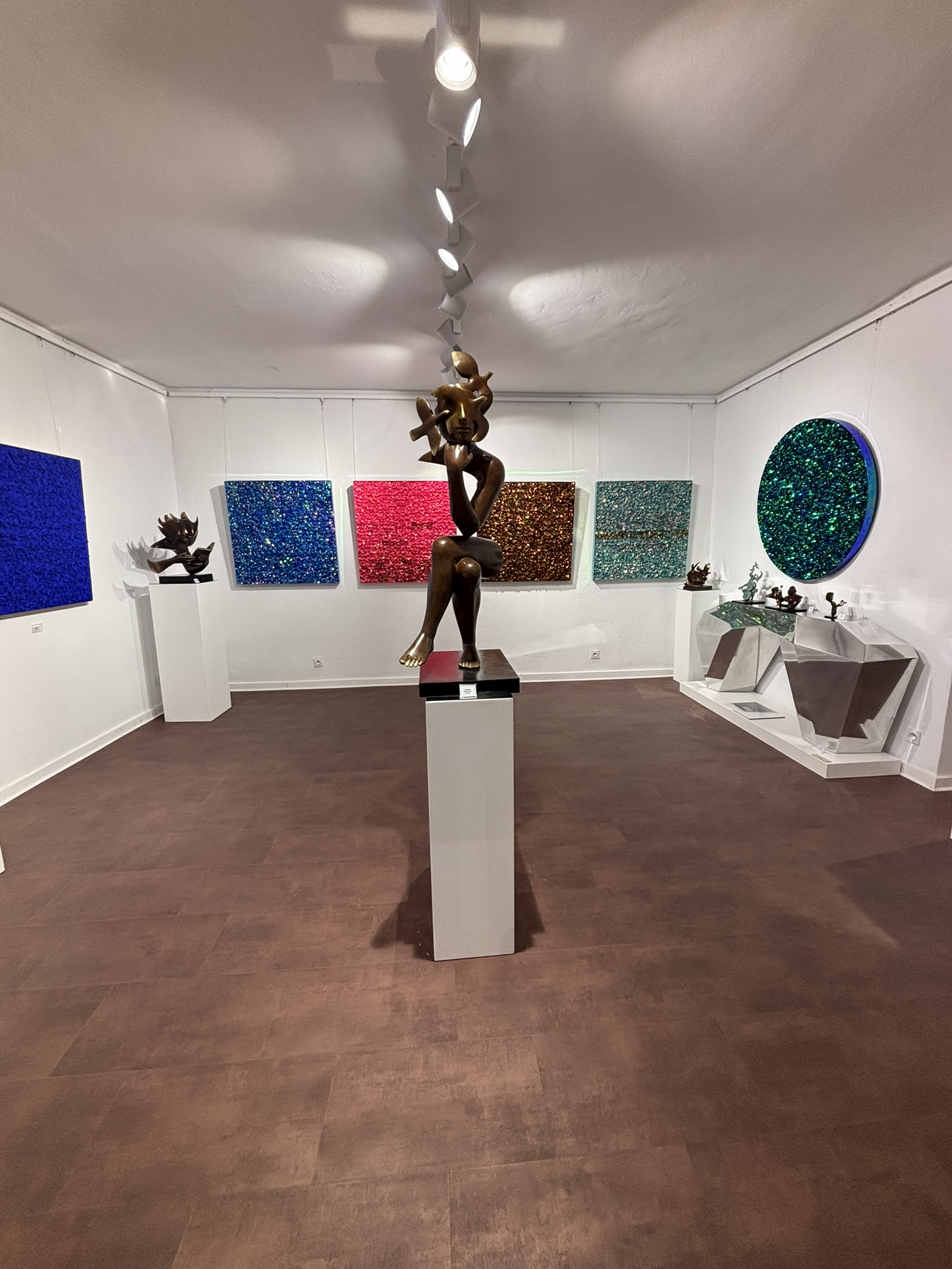 Sculpture et peintures