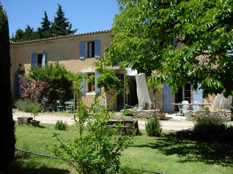 Exterieur avec jardin au mas de la vitalis 