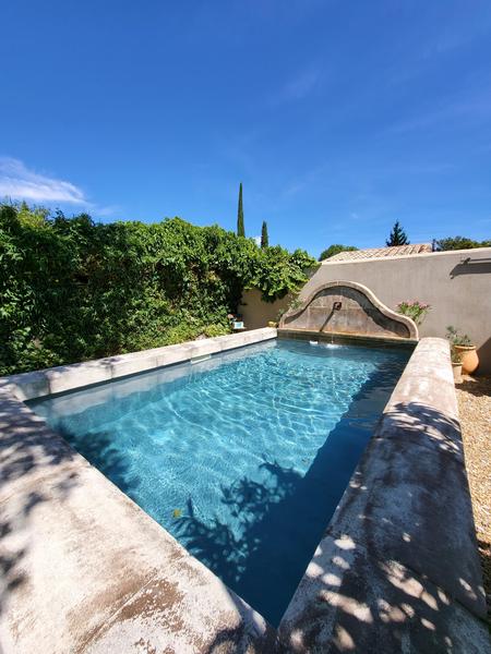 Piscine dans une fontaine 