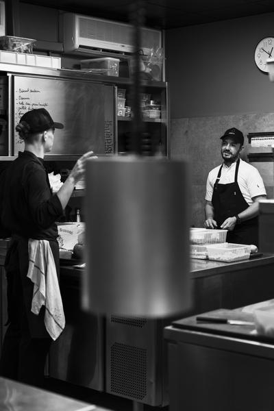 Cuisine avec des cuisiniers