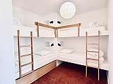 maison-poumo-dortoir-enfants-lits-superposes
