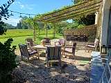 Terrasse et salle à manger extérieure