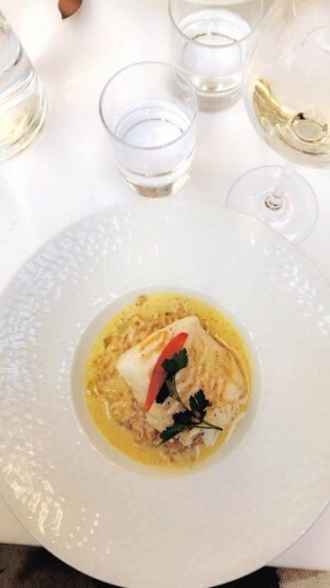 photographie d'une assiette de poisson