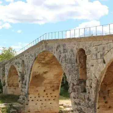 Pont Julien - Bonnieux