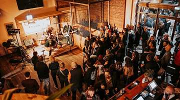 Le Néo à L'Isle-sur-la-Sorgue : plus qu'un bar à bières, une expérience unique avec jeux et concerts