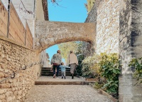 Balade en famille à Châteauneuf-de-Gadagne